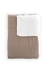 Couverture pour lit bébé 140X100 Gaufrée + Côté Peluche - Sable foncé 139 -  | Bamboom